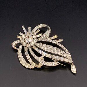 Vintage Rhinestone Fur Clip Brooch Gorgeous Baguette & Round Stones J289